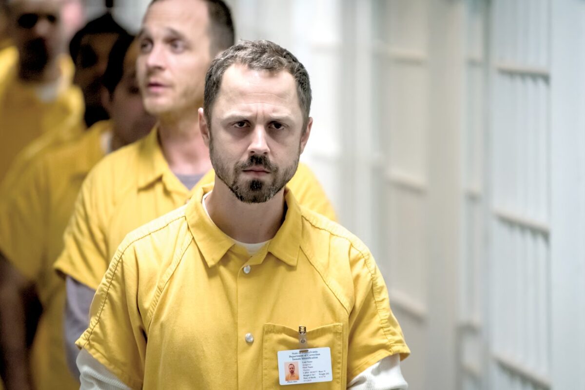 Sneaky Pete takes a second run at streaming acclaim
