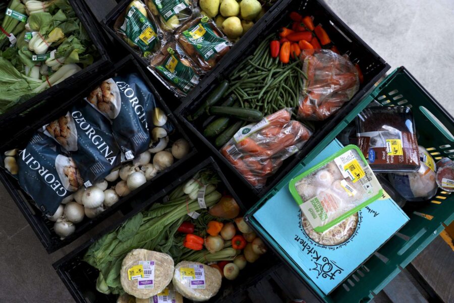 Good food goes begging as Aussies toss the leftovers