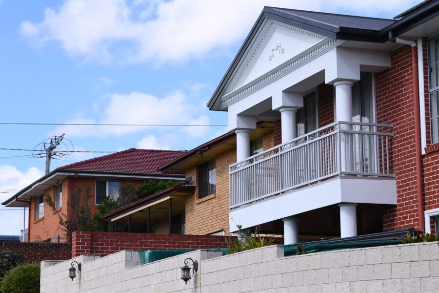 House price growth spurt shows no signs of easing