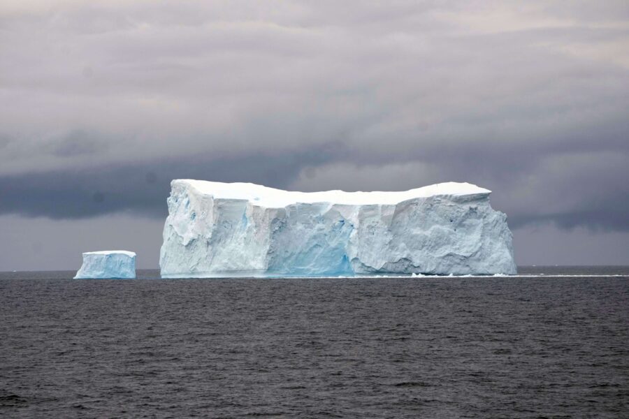 Antarctica’s ‘abrupt changes’ spell climate warming