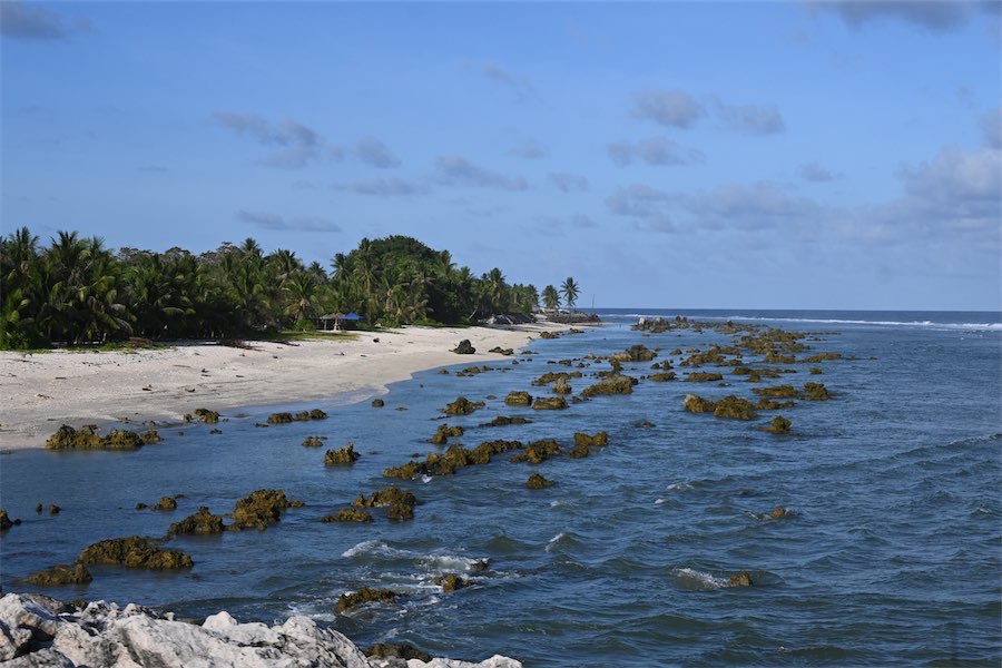 Australia signs $400m deportation deal with Nauru