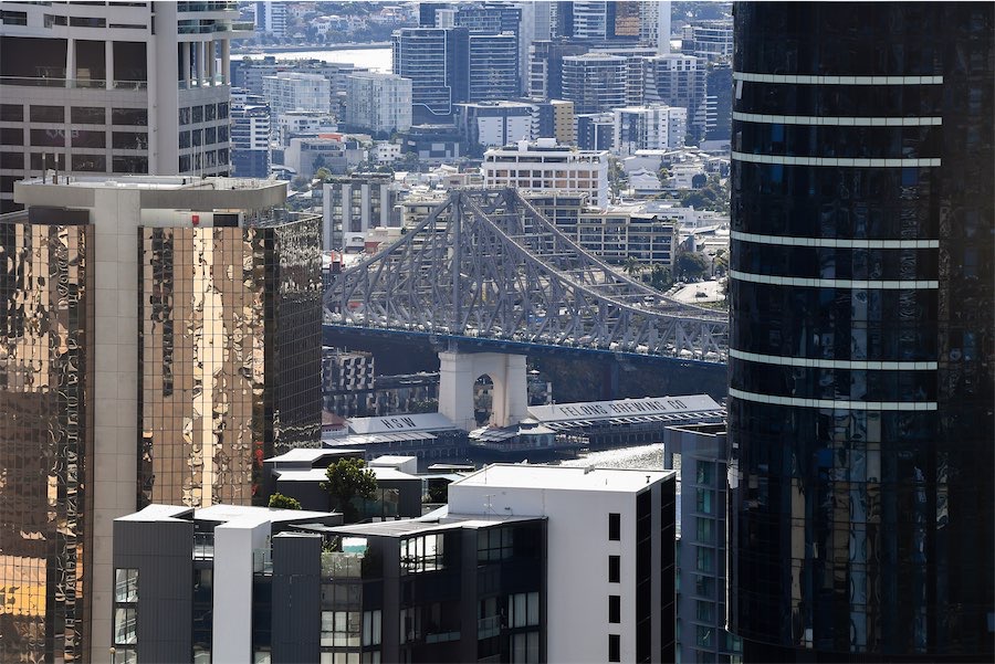Aftershock warning after earthquake rattles thousands