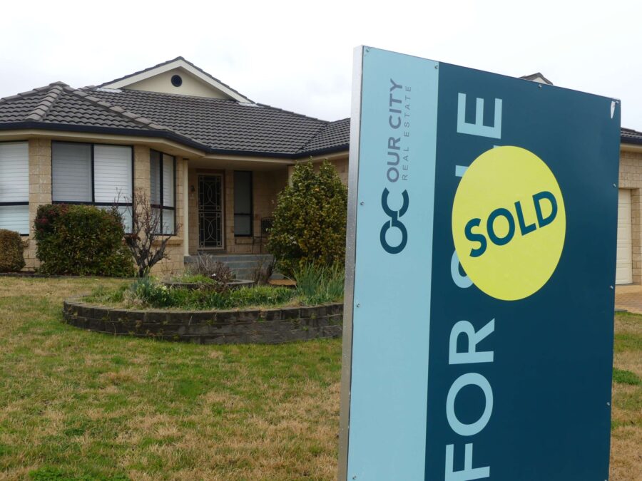 Housing bubble warning as deposit scheme fast-tracked
