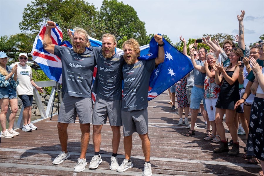 Brothers set record with 140-day row across the Pacific