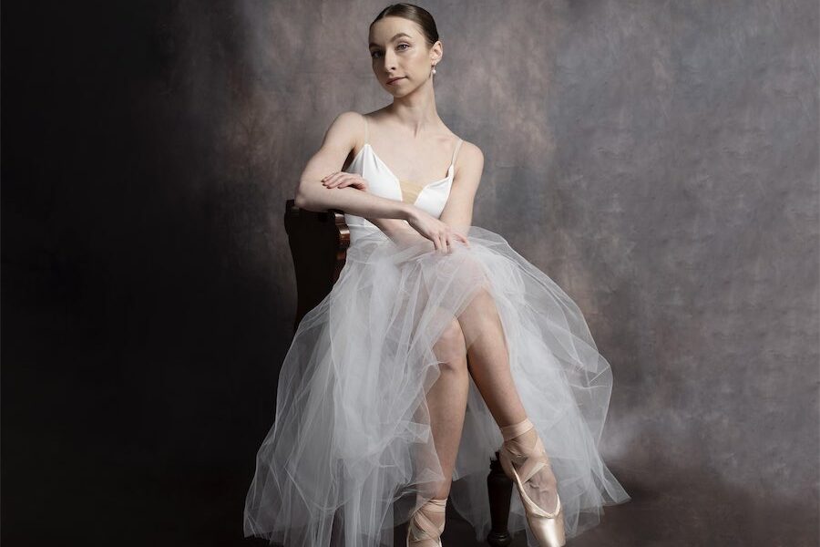 Mandolin orchestra to keep ballerina on her toes