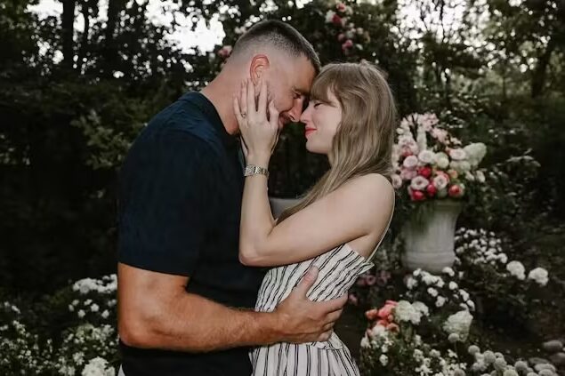 How Taylor Swift harnesses her parasocial relationships