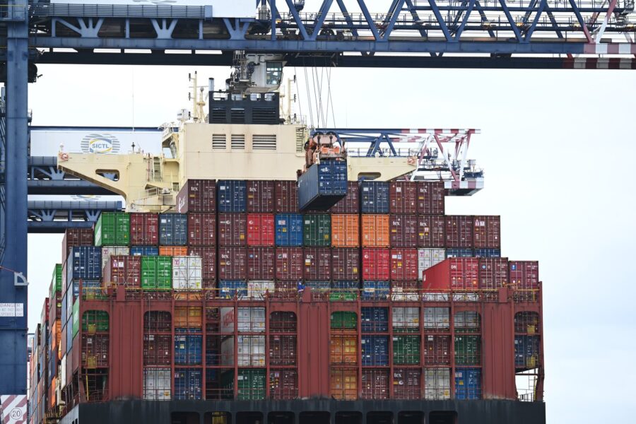 Consumer boom drives surprise jump in economic growth