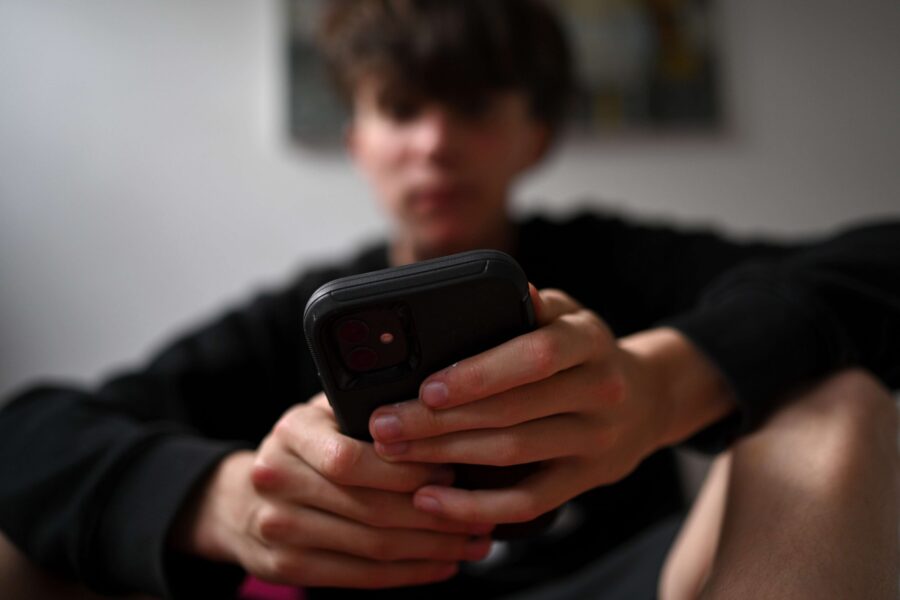 Kids to lose social media access but others will be OK