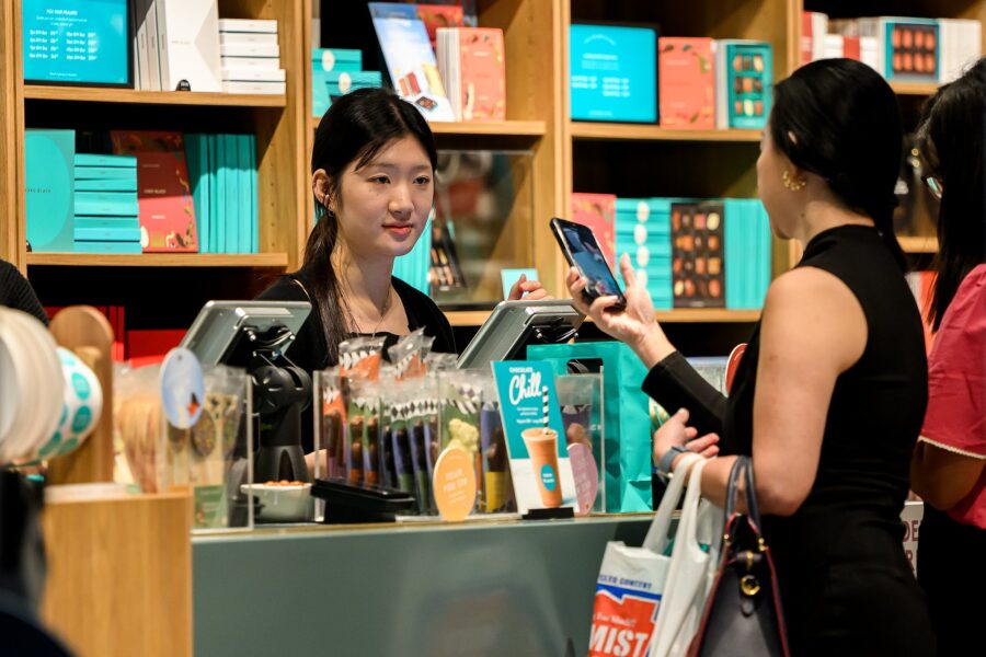 Ban on violent customers to help protect retail workers