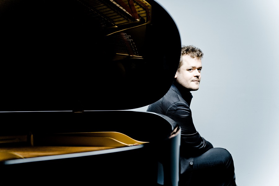 ‘Real deal’ British piano star heading for Canberra