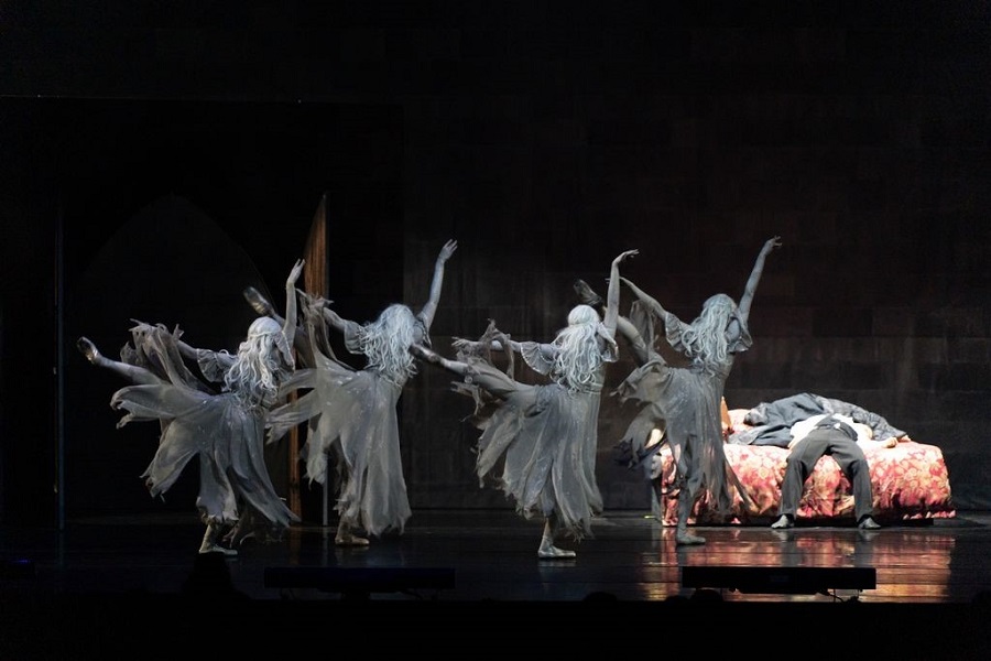 Dracula, a ballet of beauty, but gory, primal and human