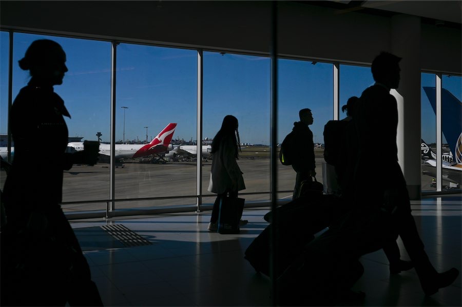 Charging devices to be banned on planes