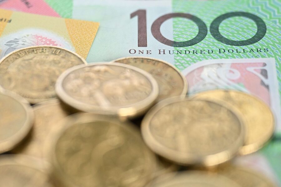 Wages grow at 3.4 per cent, in line with expectations
