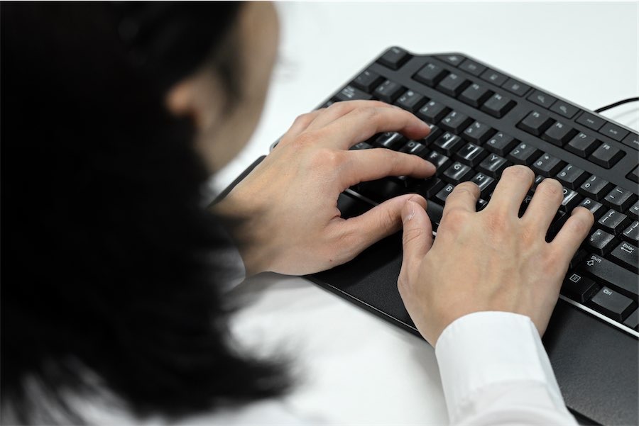 Purpose-built public servant chatbot in federal AI push