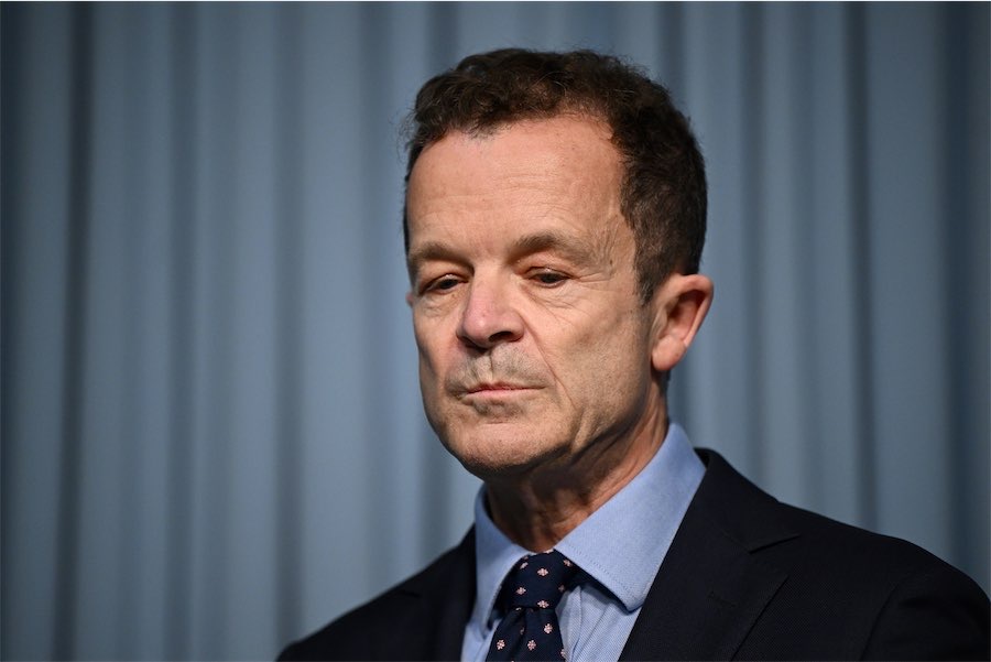 Another top Liberal resigns as party seeks fresh start
