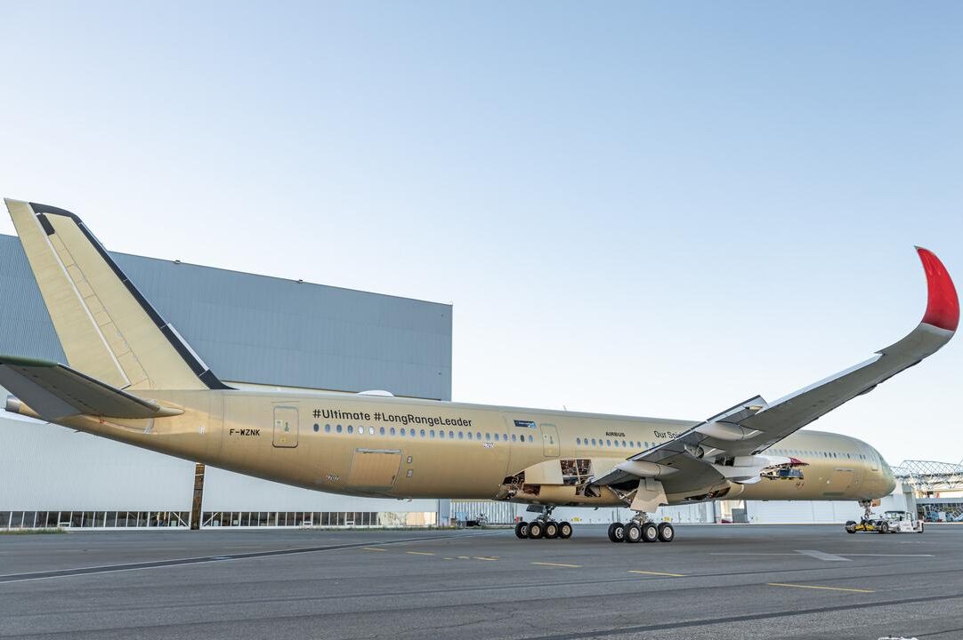 Glimpse of Qantas long-haul jet to New York and London