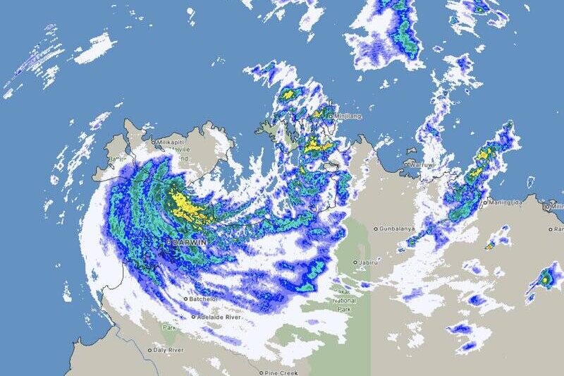 ‘Don’t panic’: shelters open as cyclone nears Darwin
