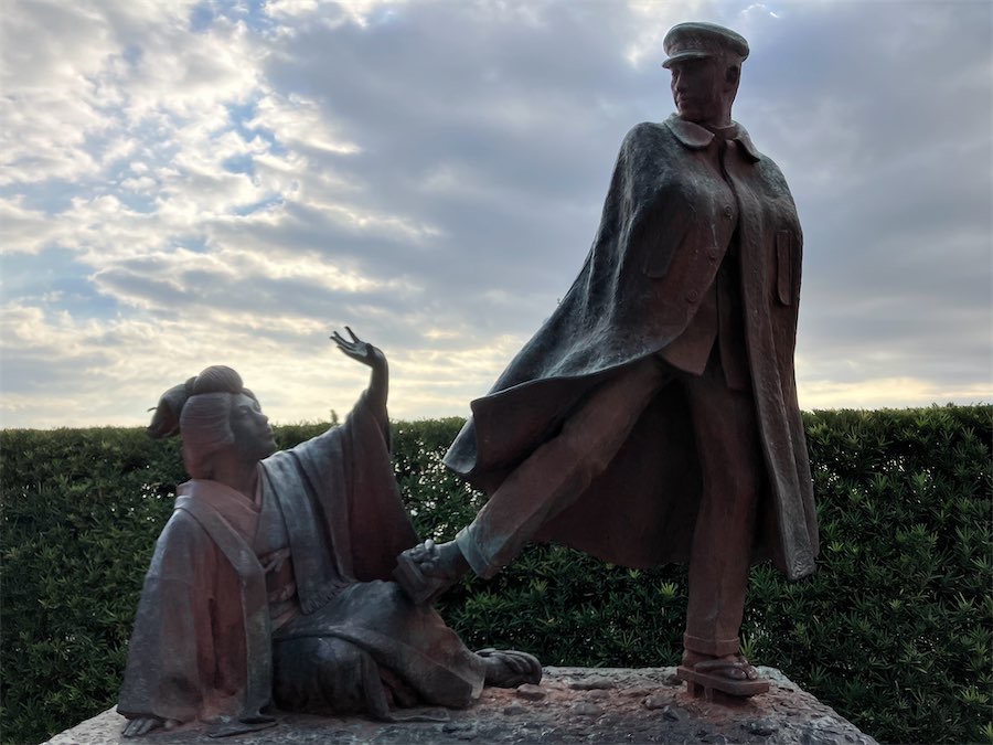 Old statue of violence tests modern double standards
