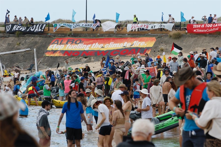 Coal loading stopped again as climate protest sails on