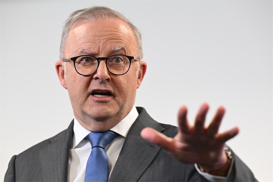PM under pressure to overhaul ministerial entitlements