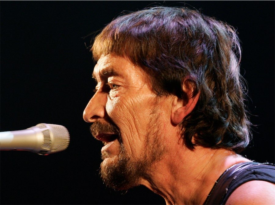 Driving Home for Christmas singer Chris Rea dead at 74