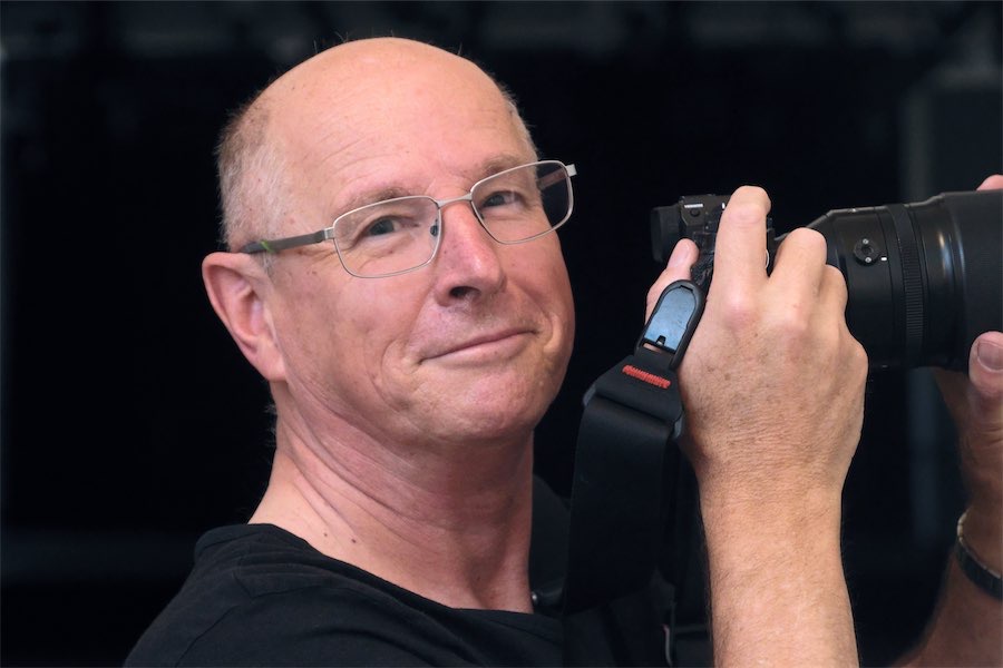 The man in black to share his photography secrets