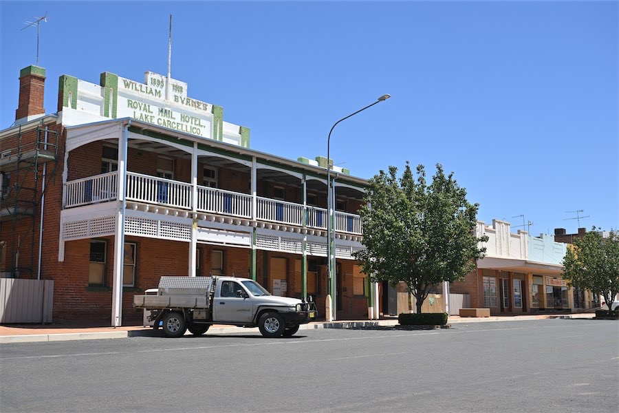 Week-long search for wanted man has towns on edge