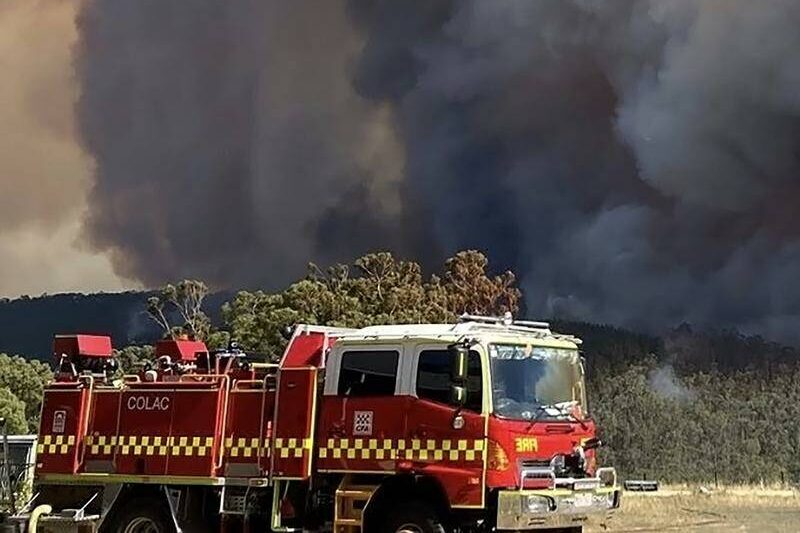 Bushfires rage as heatwave grips Australia’s southeast