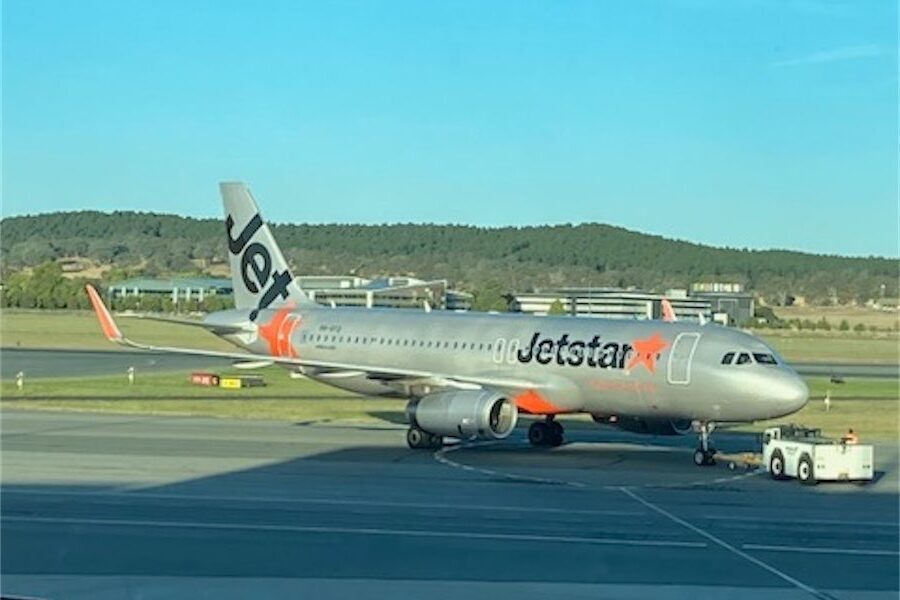 Jetstar passengers to lose access to Qantas Club