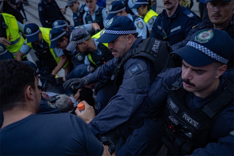 Top cop says sorry to Muslims but backs protest tactics