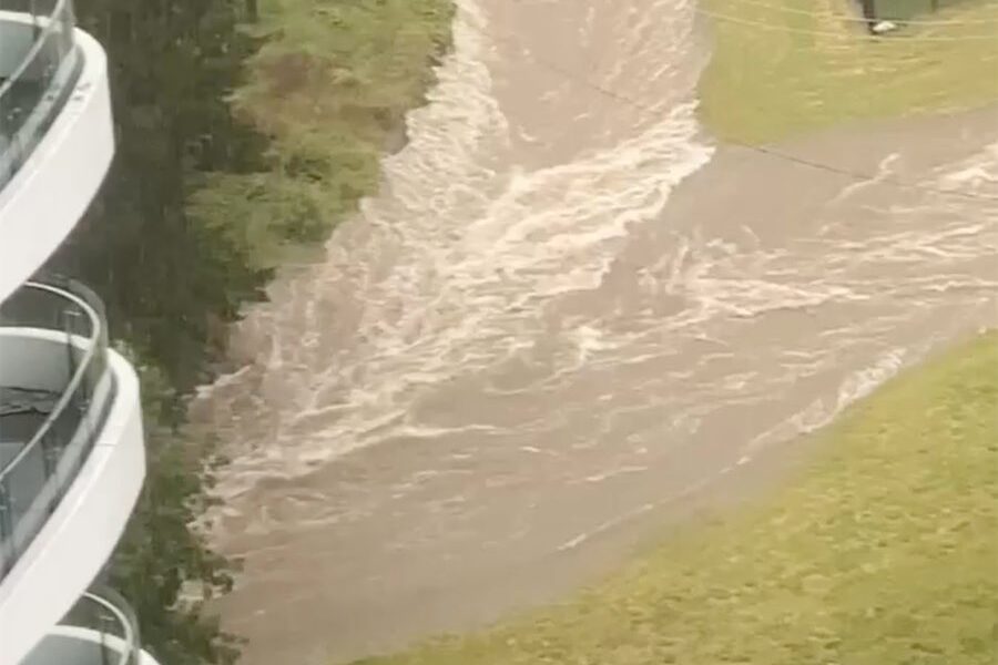Flash flooding restarts Yarralumla Creek debate