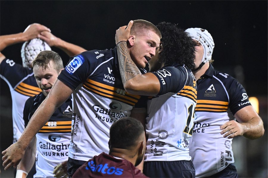 Larkham sends sharp message to his wannabe Wallabies