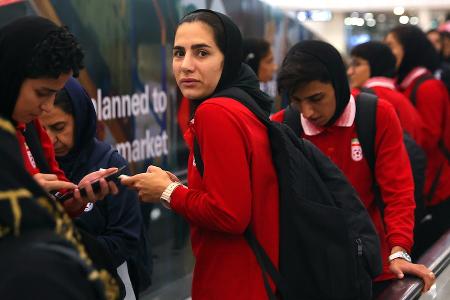 Family kidnap claims as Iranian soccer players return