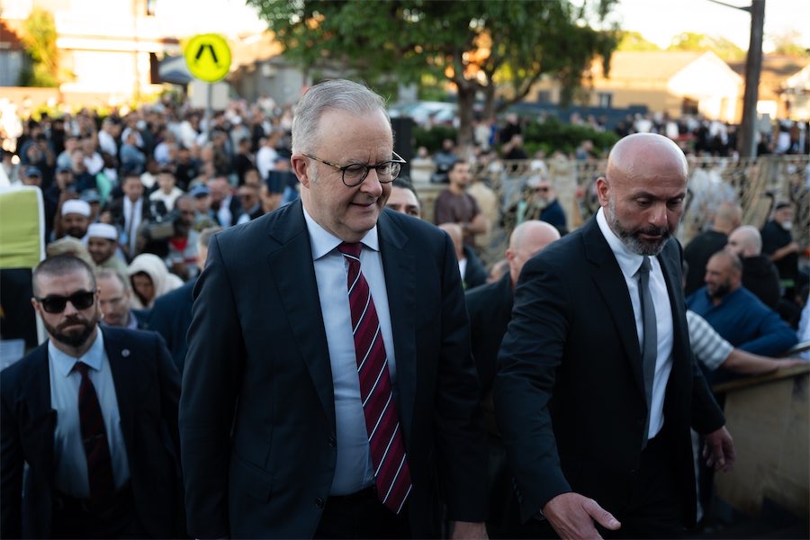 Albanese booed ahead of end-of-Ramadan celebrations