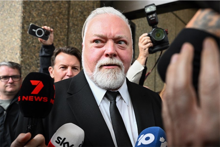 ‘Battlelines drawn’ in shock jock Sandilands fight