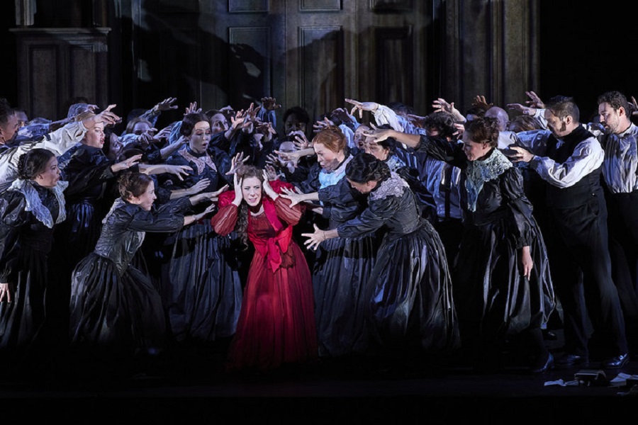 Slow start to an absorbing evening of opera