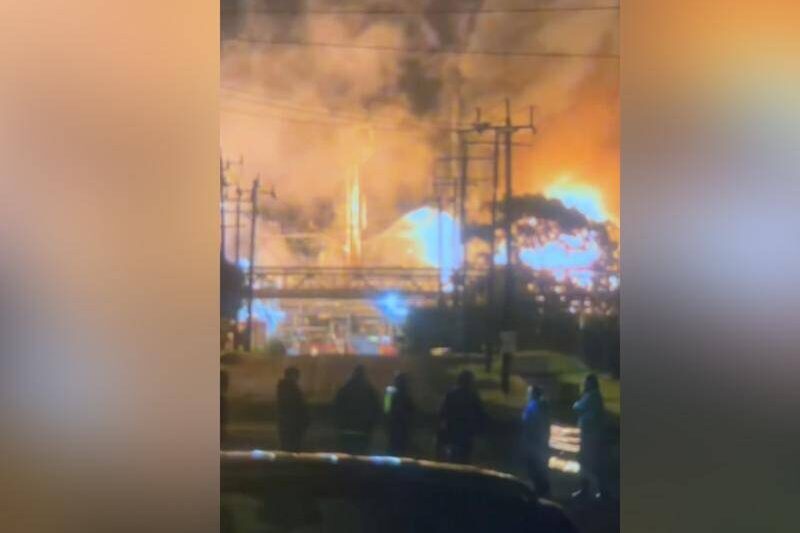 Likely cause of ‘ferocious’ oil refinery blaze revealed