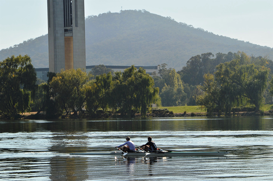 Lake Burley Griffin basins closed due to toxic algae