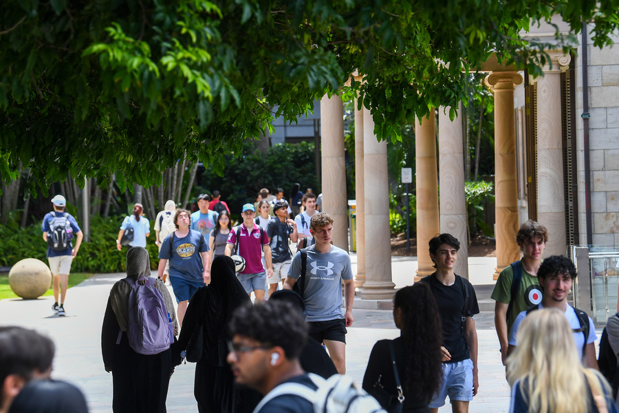 Disadvantaged, regional students to get uni funds boost
