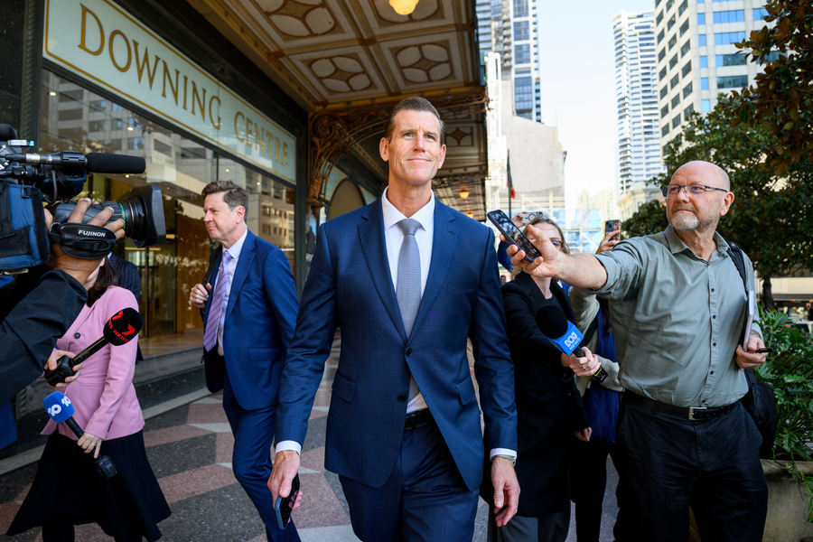 Ben Roberts-Smith free to attend War Memorial opening