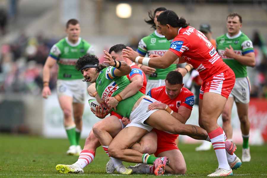 Savage sparks ragged Raiders despite controversial call