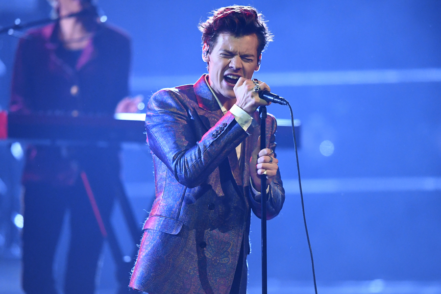 Harry Styles snags Guinness World Record at Wembley