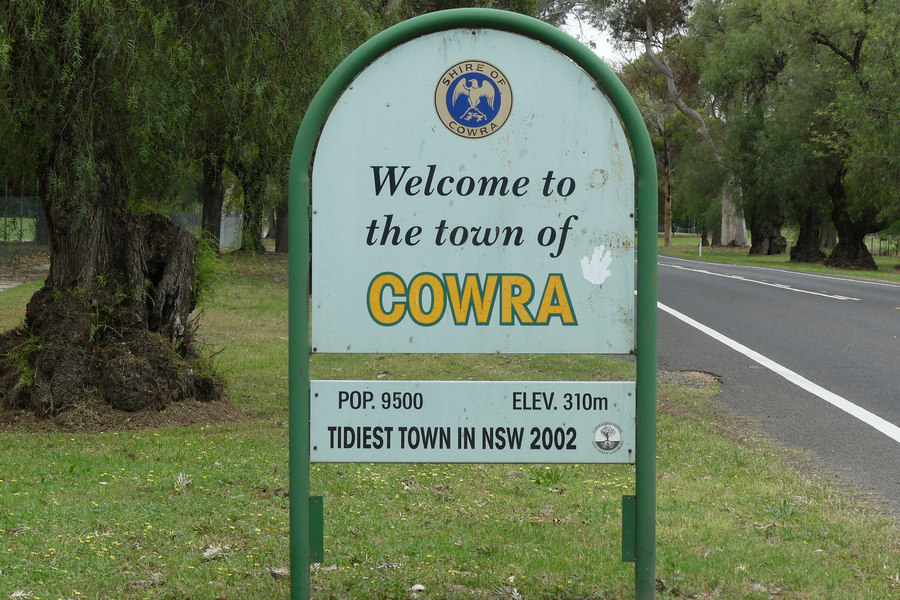 Cowra school closed after teen allegedly sets office ablaze