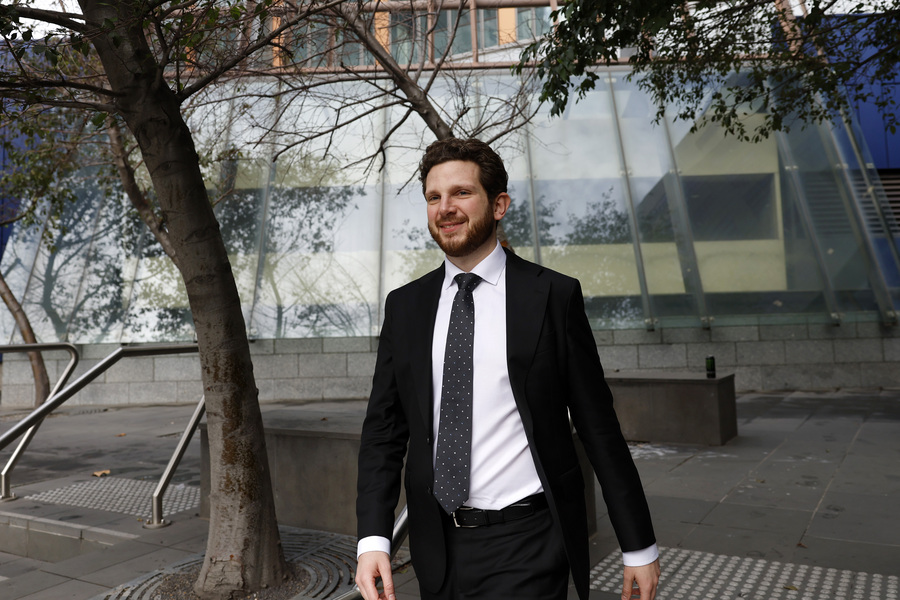 Pianist loses court battle, but fills concert halls