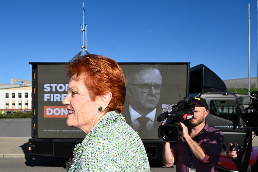 Hanson on the attack as One Nation edges up in polls