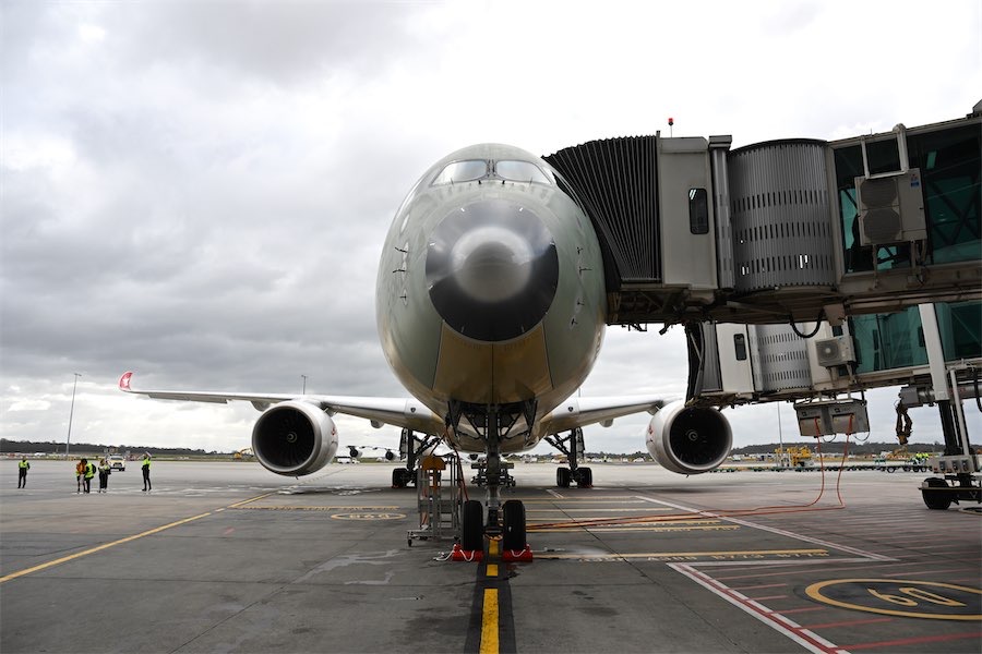 Non-stop flight from Europe touches down in Australia