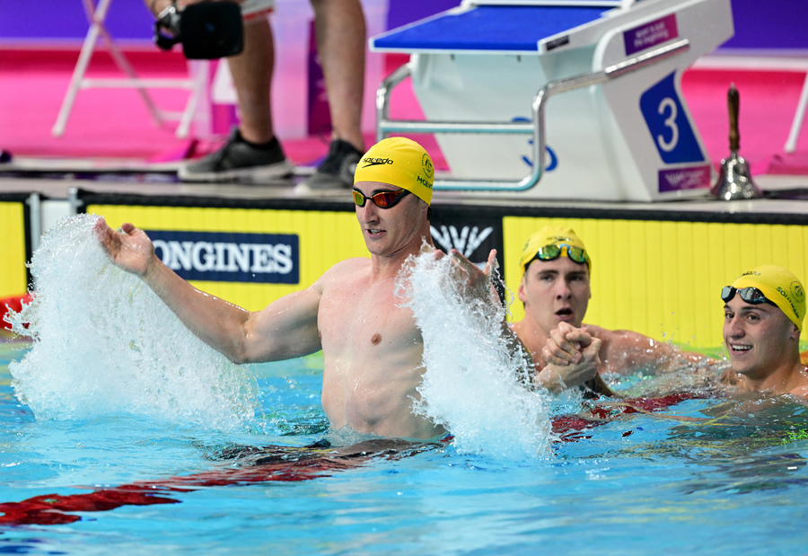 Games records fall as Aussie swimmers bank more gold