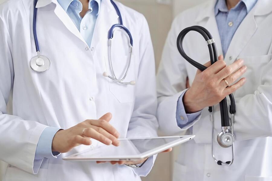 Doctors’ AI usage raising privacy and safety concerns