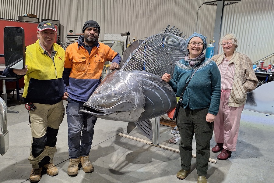 Giant Murray cod sculpture arrives in Tuggeranong
