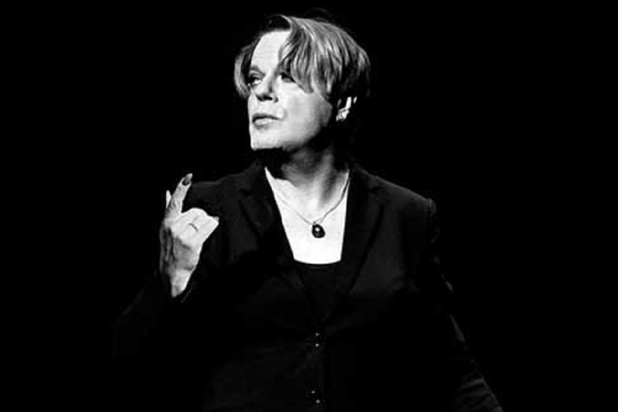 Izzard brings smash hit Hamlet to Canberra